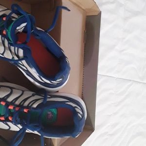 Boys Size 2 NIKE'S White/Blue/Orange